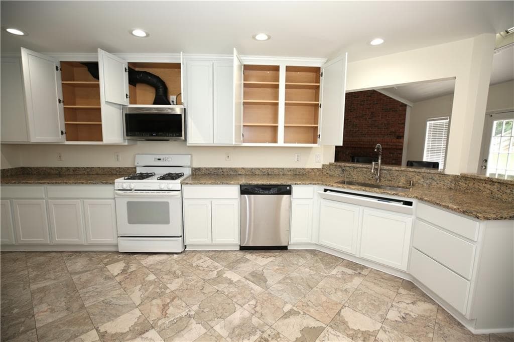 4 bedroom, 2 bathroom, 2,084 sq ft single family residence for sale at 3458 English Oaks Drive, Kennesaw, GA 30144 — photo 10