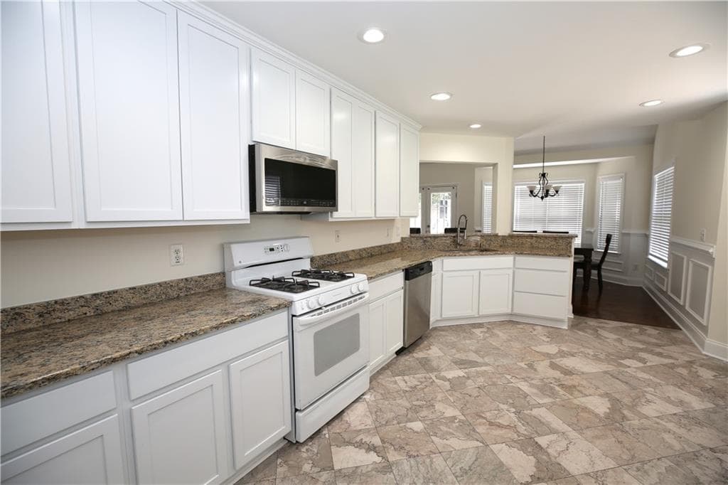 4 bedroom, 2 bathroom, 2,084 sq ft single family residence for sale at 3458 English Oaks Drive, Kennesaw, GA 30144 — photo 8