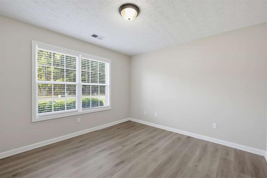 5 bedroom, 3 bathroom, 2,876 sq ft single family residence for sale at 25 Richmond Trail, Oxford, GA 30054 — photo 6