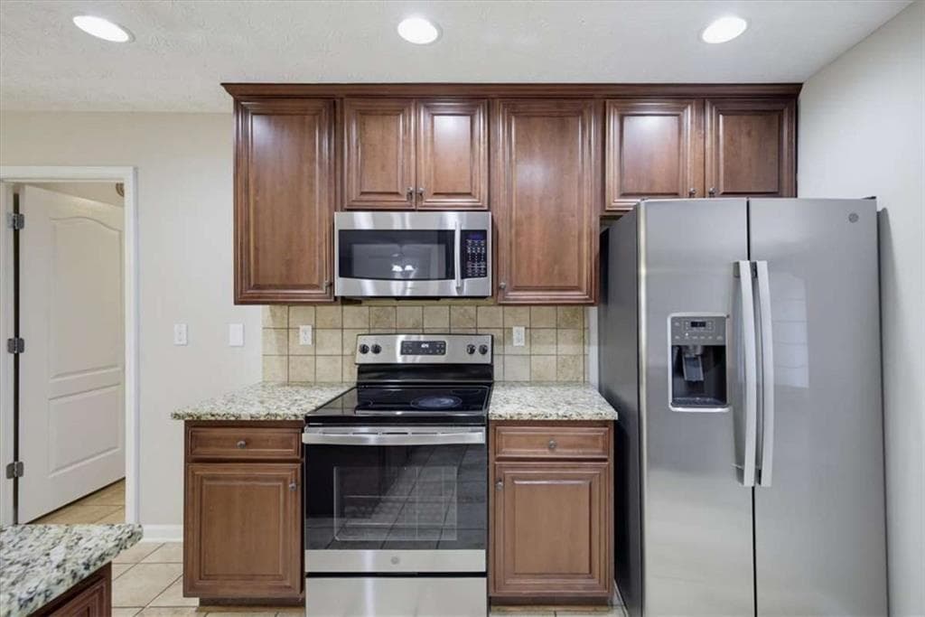 5 bedroom, 3 bathroom, 2,876 sq ft single family residence for sale at 25 Richmond Trail, Oxford, GA 30054 — photo 10