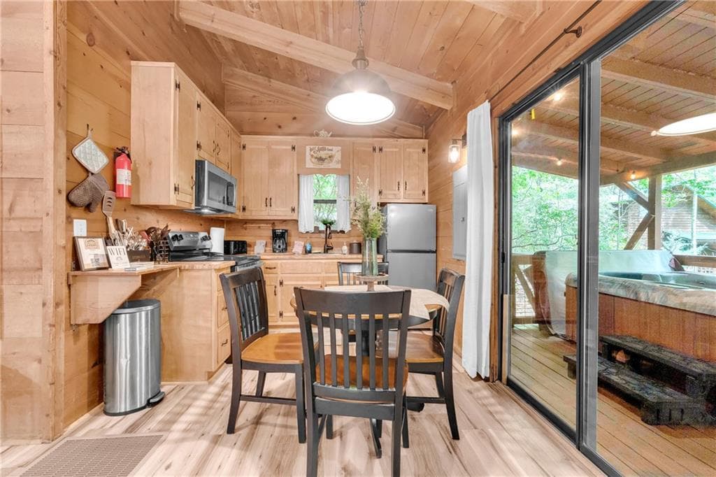 other under contract at 66 Lovers Lane, Sautee Nacoochee, GA 30571 — photo 9