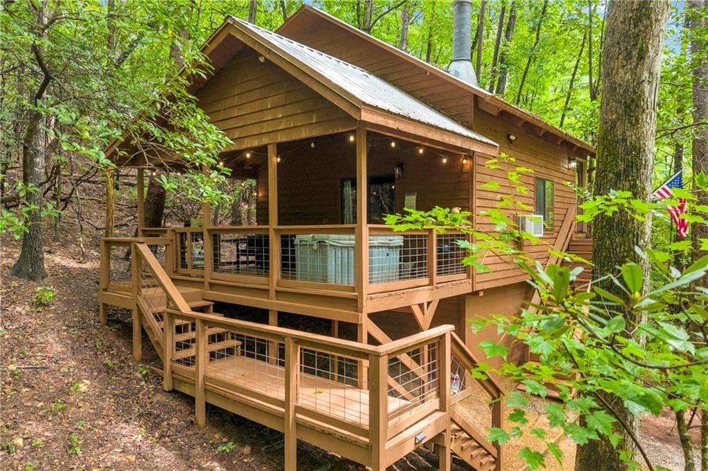 5 bedroom, 5 bathroom, 1,280 sq ft single family residence under contract at 66 Lovers Lane, Sautee Nacoochee, GA 30571 — photo 2