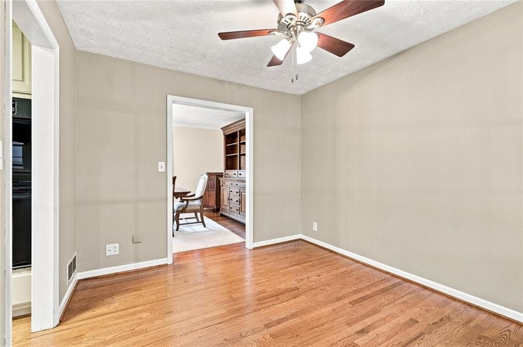 3 bedroom, 3 bathroom, 2,750 sq ft single family residence under contract at 740 Smyrna Road, Conyers, GA 30094 — photo 4