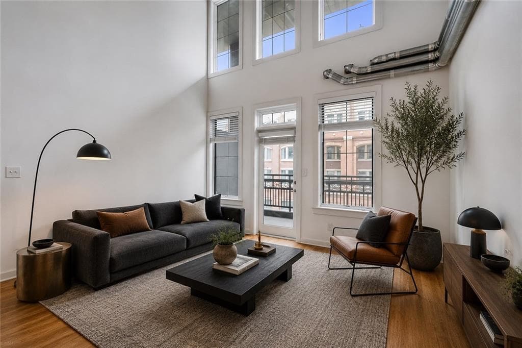 2 bedroom, 2 bathroom, 1,094 sq ft condominium for sale at 260 18th Street 10314, Atlanta, GA 30363