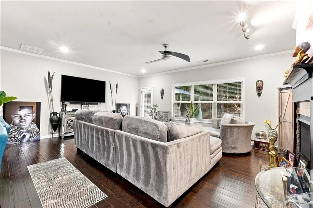 5 bedroom, 3 bathroom, 3,208 sq ft single family residence for sale at 3924 Kingfisher Drive, Atlanta, GA 30349 — photo 5