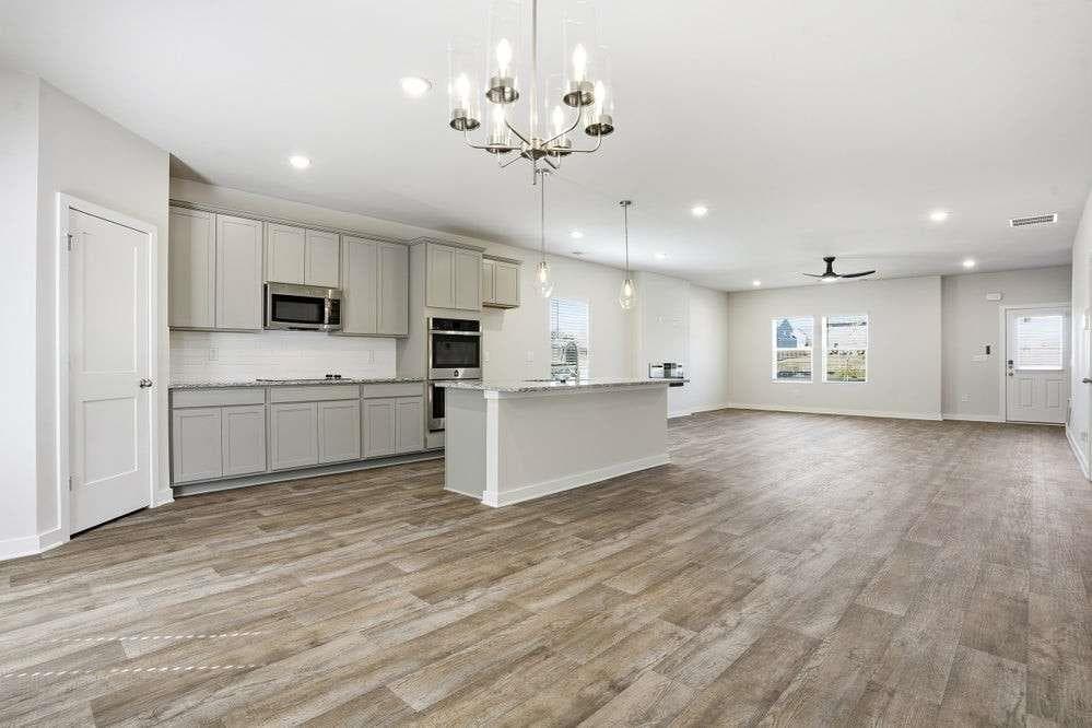 5 bedroom, 4 bathroom, 3,150 sq ft single family residence under contract at 287 Crabapple Street, Mcdonough, GA 30253 — photo 2