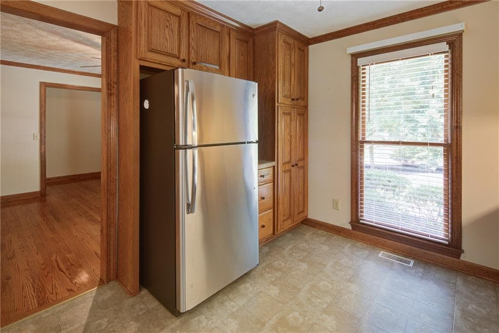 4 bedroom, 4 bathroom, 4,128 sq ft single family residence under contract at 111 Henderson Lake Drive, Canton, GA 30115 — photo 7