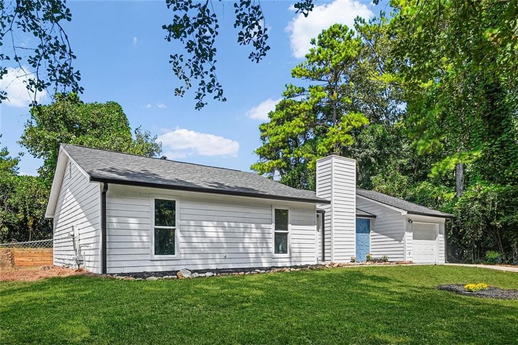 3 bedroom, 2 bathroom, 1,472 sq ft single family residence under contract at 612 Towngate Boulevard, Jonesboro, GA 30238 — photo 2