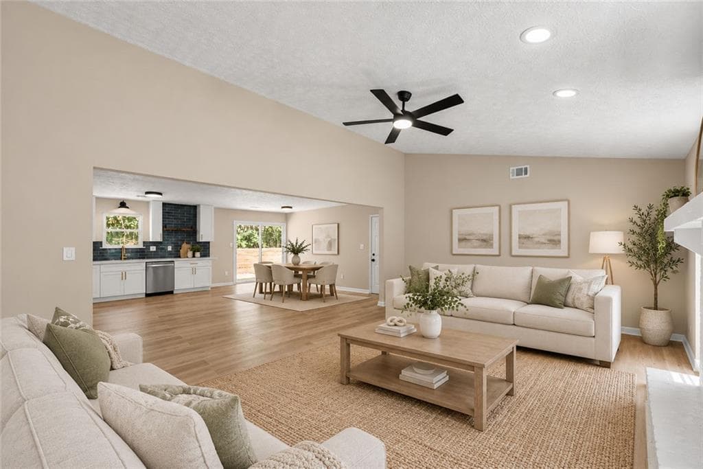 3 bedroom, 2 bathroom, 1,472 sq ft single family residence under contract at 612 Towngate Boulevard, Jonesboro, GA 30238 — photo 5