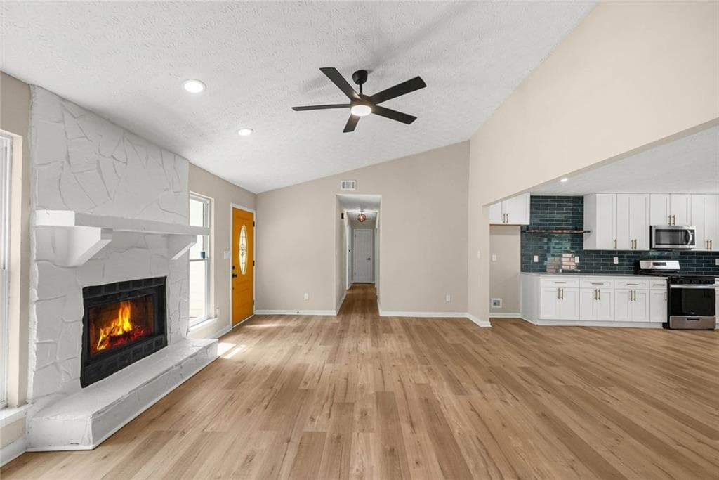 3 bedroom, 2 bathroom, 1,472 sq ft single family residence under contract at 612 Towngate Boulevard, Jonesboro, GA 30238 — photo 8