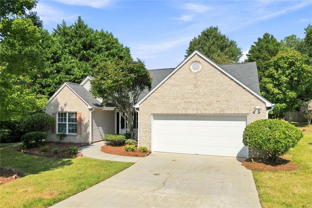 3 bedroom, 2 bathroom, 1,825 sq ft single family residence under contract at 4293 Parks Ridge Drive, Snellville, GA 30039 — photo 2