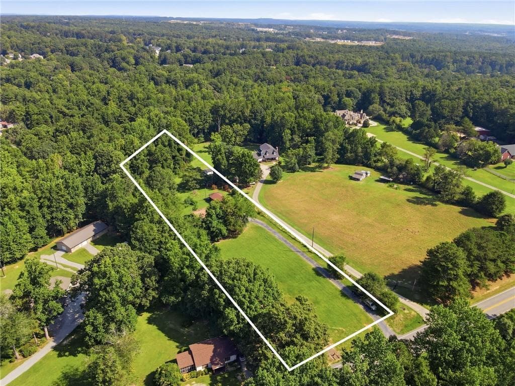 3 bedroom, 2 bathroom, 1,582 sq ft single family residence under contract at 3707 Thompson Mill Road, Buford, GA 30519 — photo 7