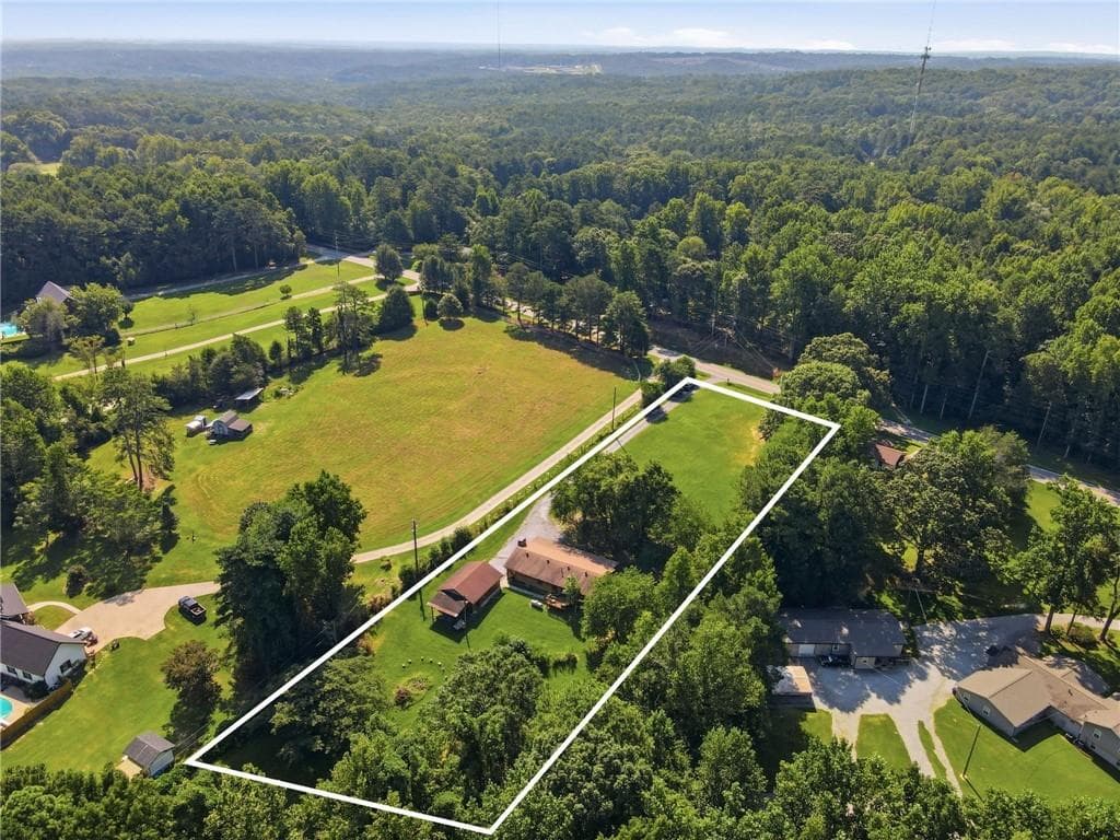 3 bedroom, 2 bathroom, 1,582 sq ft single family residence under contract at 3707 Thompson Mill Road, Buford, GA 30519 — photo 8