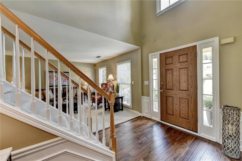 4 bedroom, 3 bathroom, 2,712 sq ft single family residence under contract at 220 Ganton Court, Johns Creek, GA 30097 — photo 6