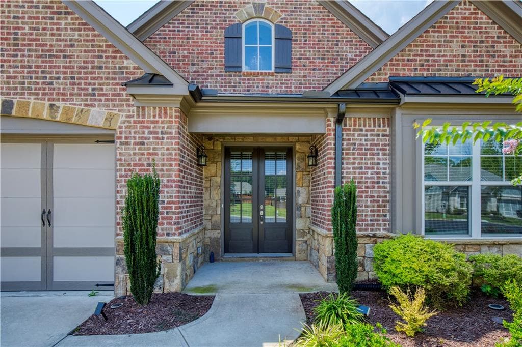 4 bedroom, 3 bathroom, 3,174 sq ft single family residence for sale at 2665 Joseph Drive, Cumming, GA 30028 — photo 2