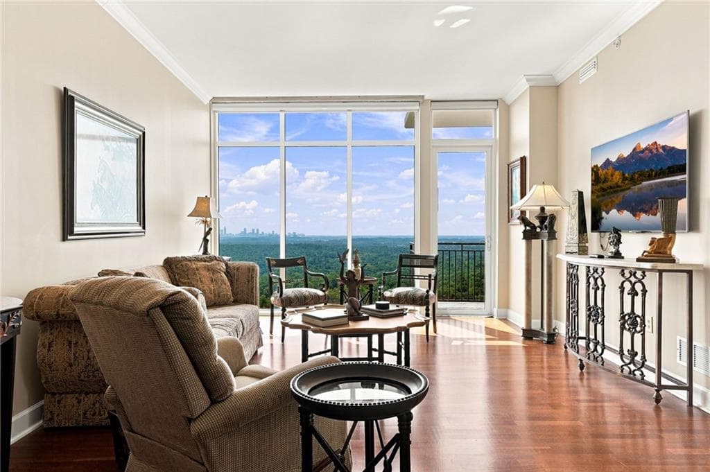 2 bedroom, 3 bathroom, 1,829 sq ft condominium under contract at 2950 Mount Wilkinson Parkway 1012, Atlanta, GA 30339 — photo 3