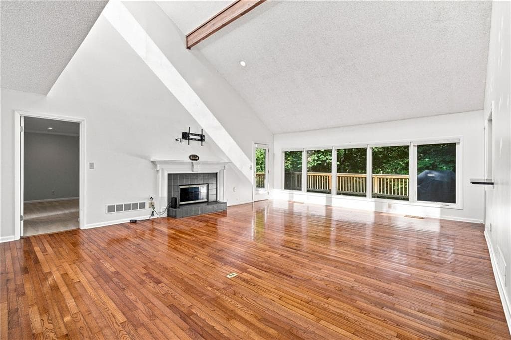 3 bedroom, 3 bathroom, 3,216 sq ft single family residence for sale at 715 LAKE TOP Way, Roswell, GA 30076 — photo 3