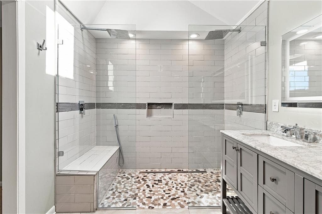 3 bedroom, 3 bathroom, 3,216 sq ft single family residence for sale at 715 LAKE TOP Way, Roswell, GA 30076 — photo 5