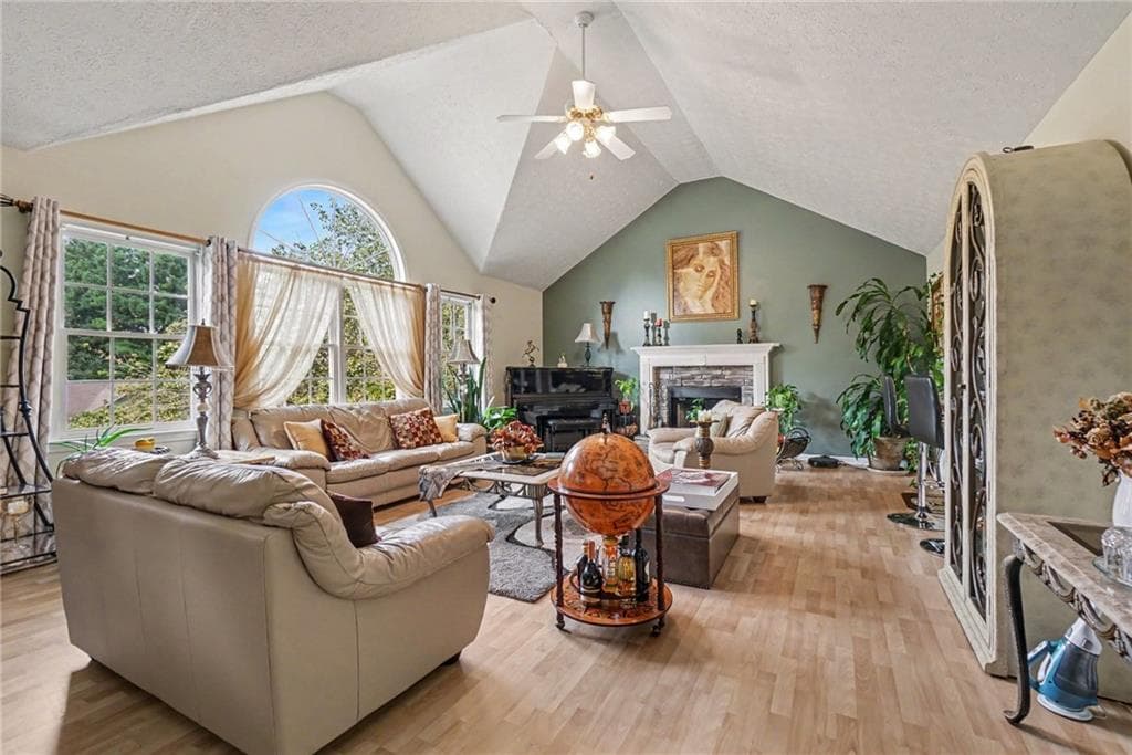 4 bedroom, 3 bathroom, 2,463 sq ft single family residence for sale at 1030 Queensbury Run, Acworth, GA 30102 — photo 2