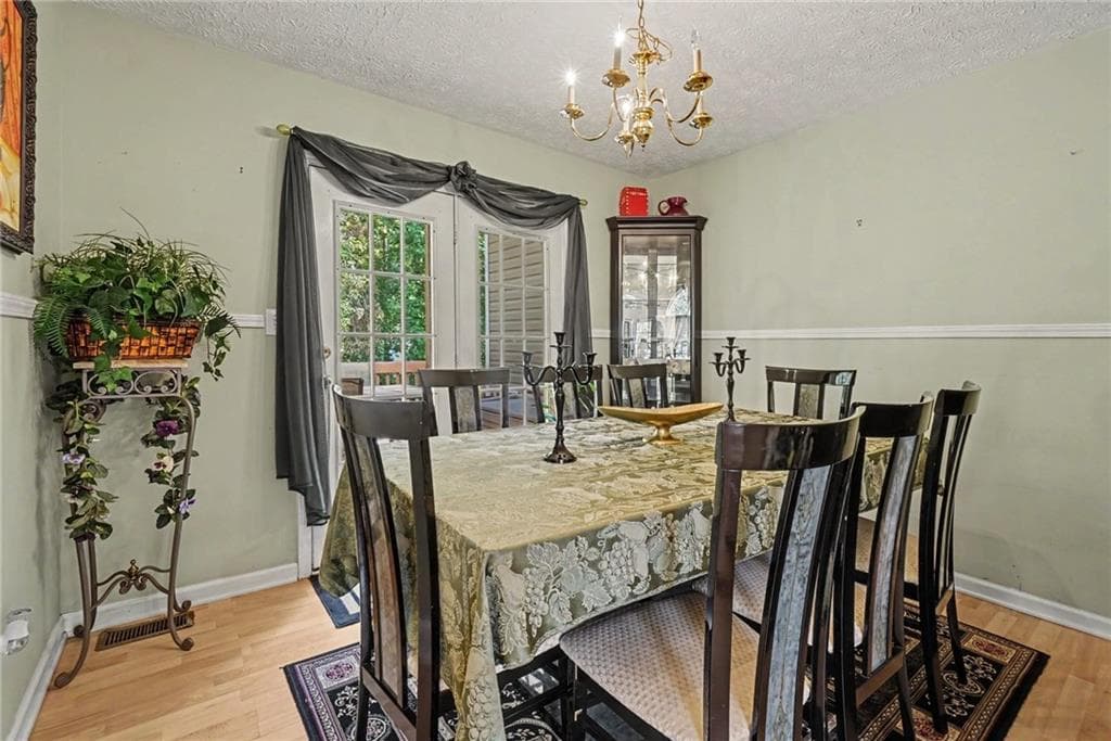 4 bedroom, 3 bathroom, 2,463 sq ft single family residence for sale at 1030 Queensbury Run, Acworth, GA 30102 — photo 3