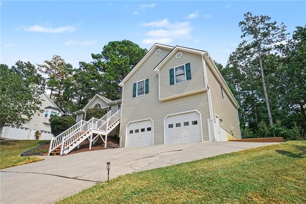 4 bedroom, 3 bathroom, 2,463 sq ft single family residence for sale at 1030 Queensbury Run, Acworth, GA 30102 — photo 6