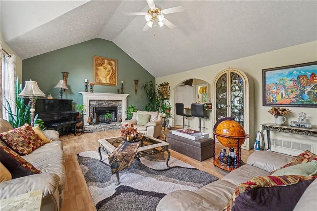 4 bedroom, 3 bathroom, 2,463 sq ft single family residence for sale at 1030 Queensbury Run, Acworth, GA 30102 — photo 10