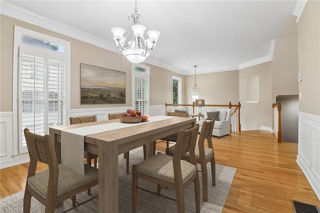 4 bedroom, 4 bathroom, 2,686 sq ft townhouse under contract at 7262 Village Creek Trace 4C, Atlanta, GA 30328 — photo 2