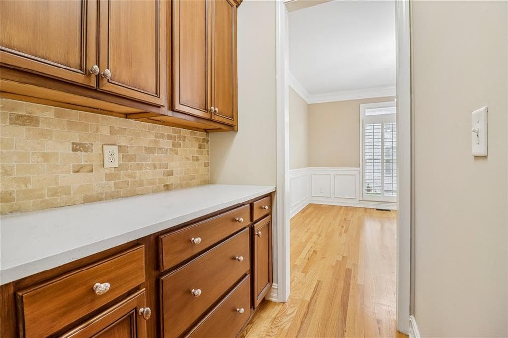 4 bedroom, 4 bathroom, 2,686 sq ft townhouse under contract at 7262 Village Creek Trace 4C, Atlanta, GA 30328 — photo 4