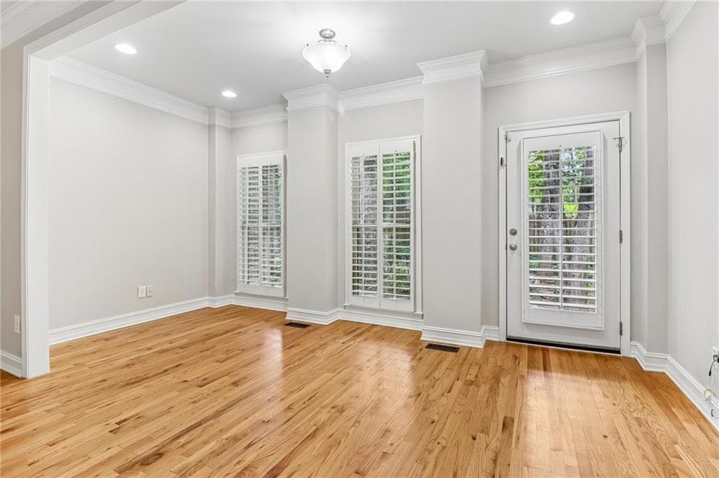 4 bedroom, 4 bathroom, 2,686 sq ft townhouse under contract at 7262 Village Creek Trace 4C, Atlanta, GA 30328 — photo 7