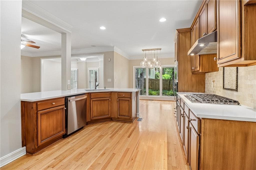 4 bedroom, 4 bathroom, 2,686 sq ft townhouse under contract at 7262 Village Creek Trace 4C, Atlanta, GA 30328 — photo 10