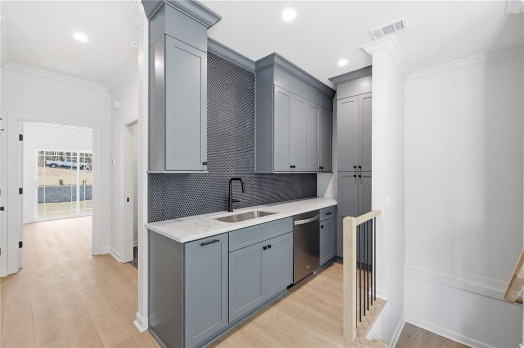 3 bedroom, 3 bathroom, 1,584 sq ft townhouse for sale at 1121 Riverside Terrace, Gainesville, GA 30501 — photo 6
