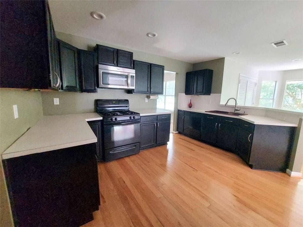 4 bedroom, 3 bathroom, 2,450 sq ft single family residence for sale at 2737 Crestworth Lane, Buford, GA 30519 — photo 3