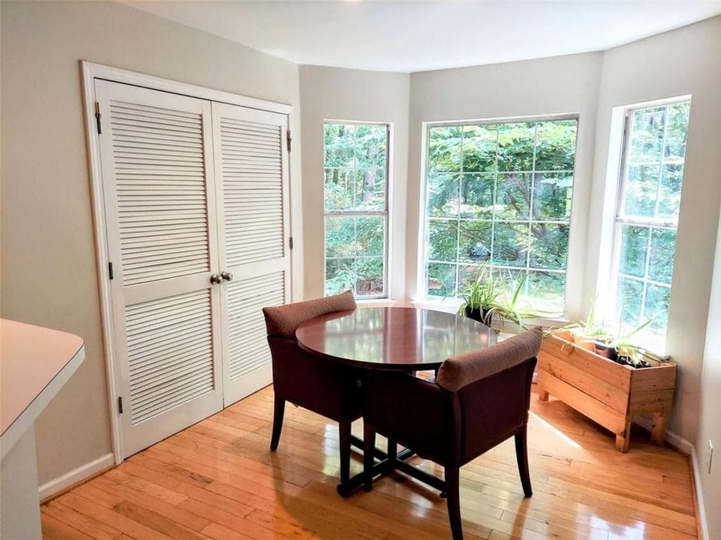 4 bedroom, 3 bathroom, 2,450 sq ft single family residence for sale at 2737 Crestworth Lane, Buford, GA 30519 — photo 4