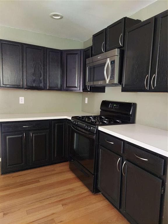 4 bedroom, 3 bathroom, 2,450 sq ft single family residence for sale at 2737 Crestworth Lane, Buford, GA 30519 — photo 5