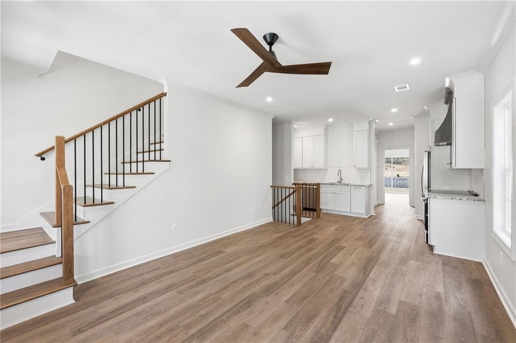 3 bedroom, 3 bathroom, 1,584 sq ft townhouse for sale at 1123 Riverside Terrace, Gainesville, GA 30501 — photo 2