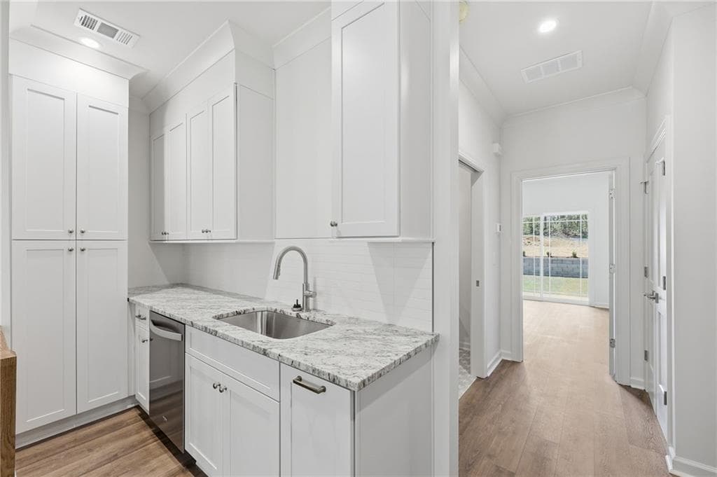 3 bedroom, 3 bathroom, 1,584 sq ft townhouse for sale at 1123 Riverside Terrace, Gainesville, GA 30501 — photo 7