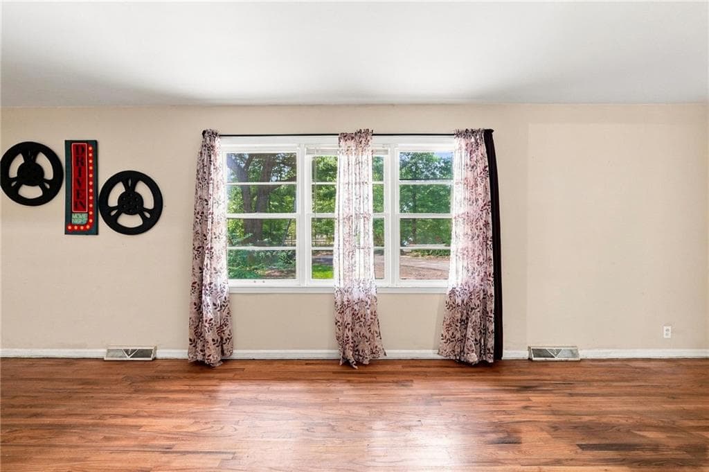 4 bedroom, 3 bathroom, 2,552 sq ft single family residence for sale at 7018 Highway 27, Buchanan, GA 30113 — photo 9