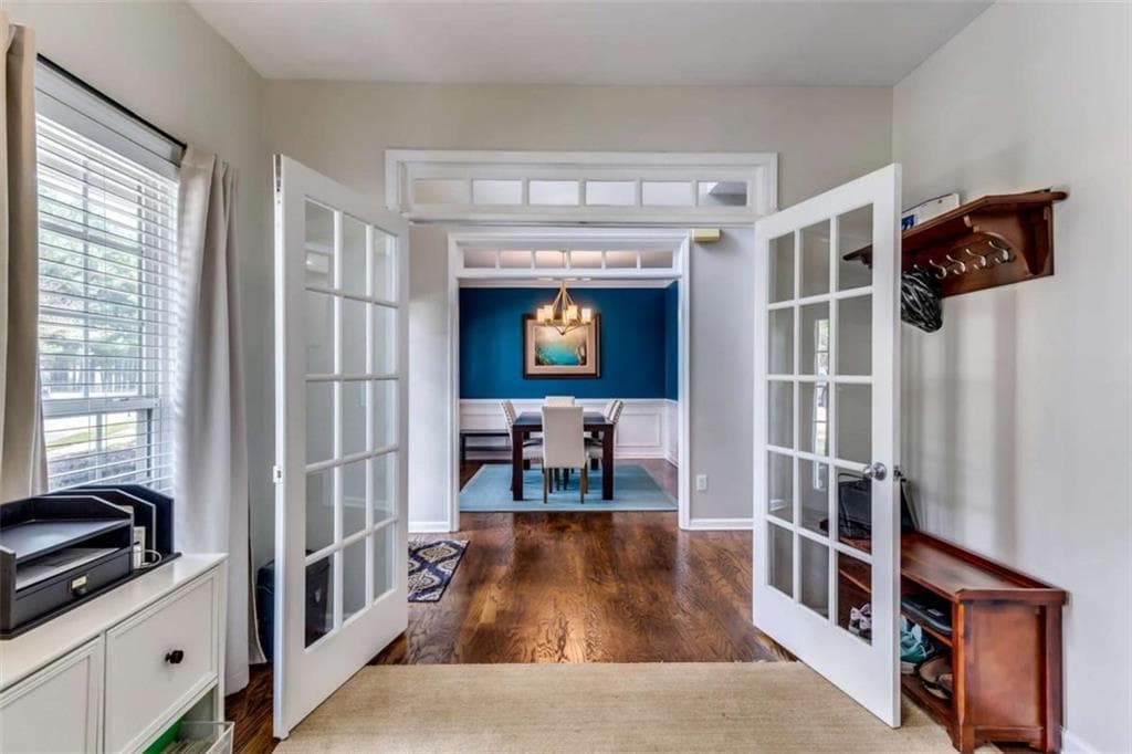 4 bedroom, 3 bathroom, 2,396 sq ft single family residence under contract at 624 Lantern Park Lane, Scottdale, GA 30079 — photo 6