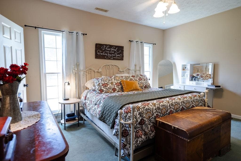 3 bedroom, 3 bathroom, 2,046 sq ft single family residence for sale at 3 Ashley Oaks Lane, Newnan, GA 30263 — photo 6