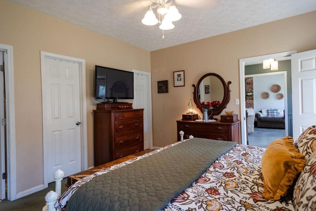 3 bedroom, 3 bathroom, 2,046 sq ft single family residence for sale at 3 Ashley Oaks Lane, Newnan, GA 30263 — photo 7