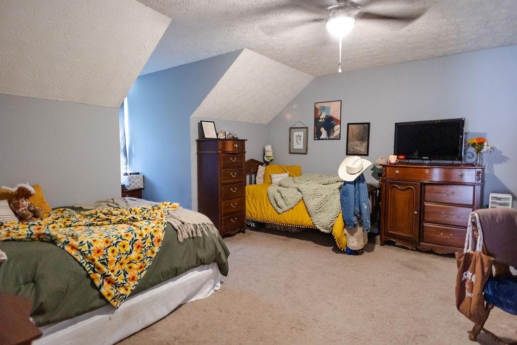 3 bedroom, 3 bathroom, 2,046 sq ft single family residence for sale at 3 Ashley Oaks Lane, Newnan, GA 30263 — photo 5