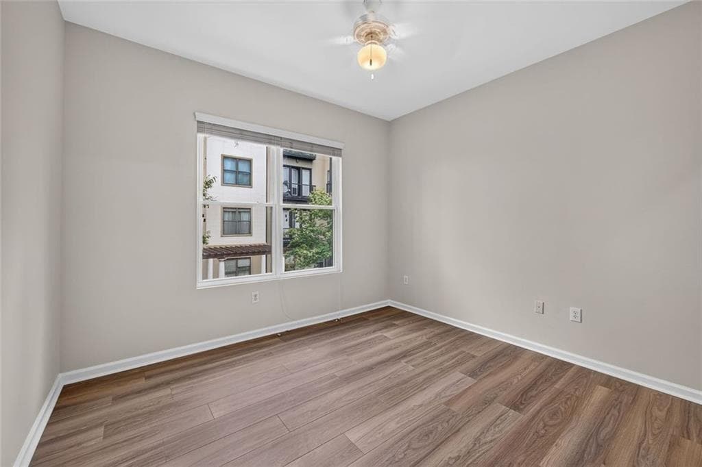 2 bedroom, 2 bathroom, 1,223 sq ft condominium under contract at 5300 Peachtree Road 1111, Chamblee, GA 30341 — photo 10