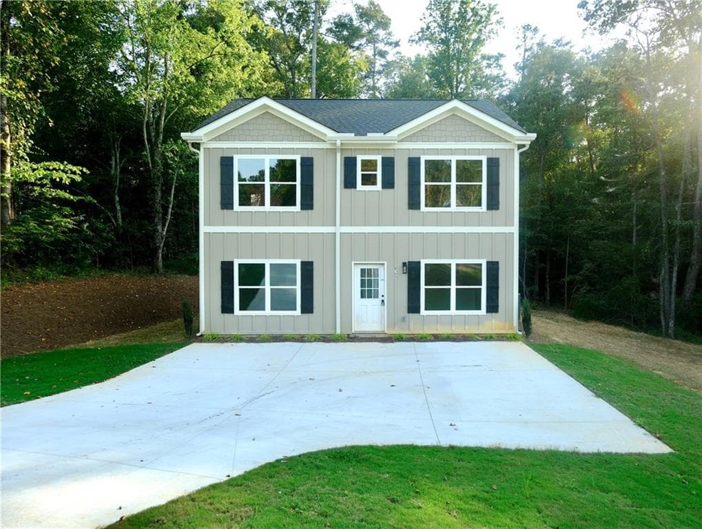 3 bedroom, 3 bathroom, 2,002 sq ft single family residence under contract at 6155 sammy Drive, Gainesville, GA 30506