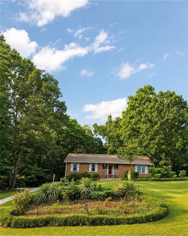 4 bedroom, 3 bathroom, 2,400 sq ft single family residence for sale at 1788 Brandy Woods Drive, Conyers, GA 30013 — photo 2
