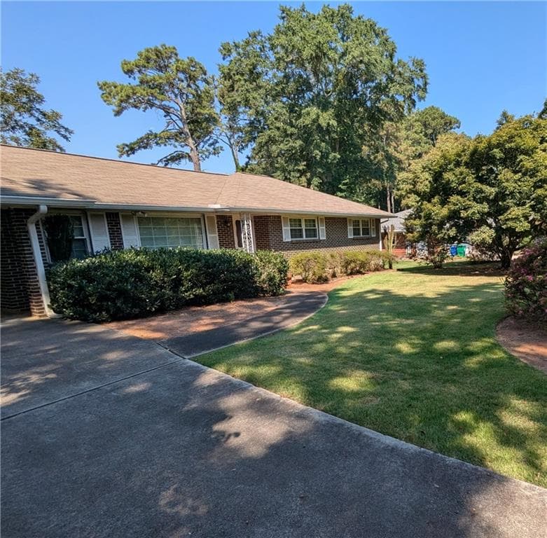3 bedroom, 2 bathroom, 1,640 sq ft single family residence under contract at 2616 Oswood Drive, Tucker, GA 30084 — photo 2