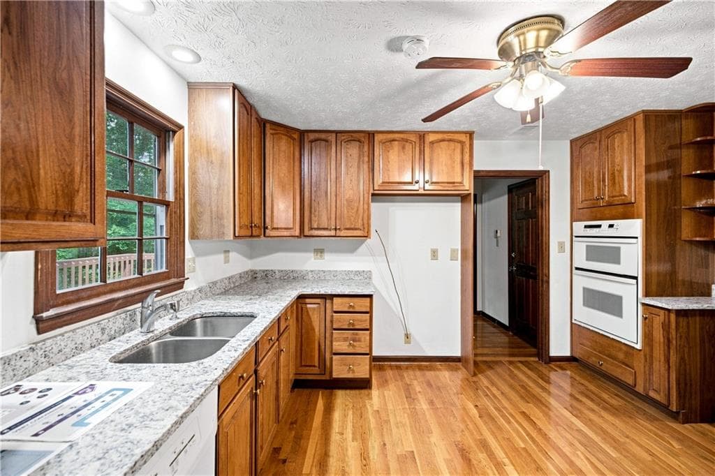4 bedroom, 3 bathroom, 2,779 sq ft single family residence for sale at 965 Millbrook Court, Tucker, GA 30084 — photo 7