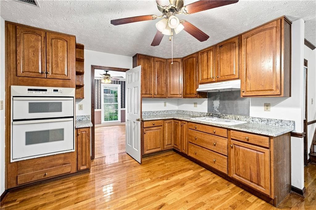 4 bedroom, 3 bathroom, 2,779 sq ft single family residence for sale at 965 Millbrook Court, Tucker, GA 30084 — photo 8