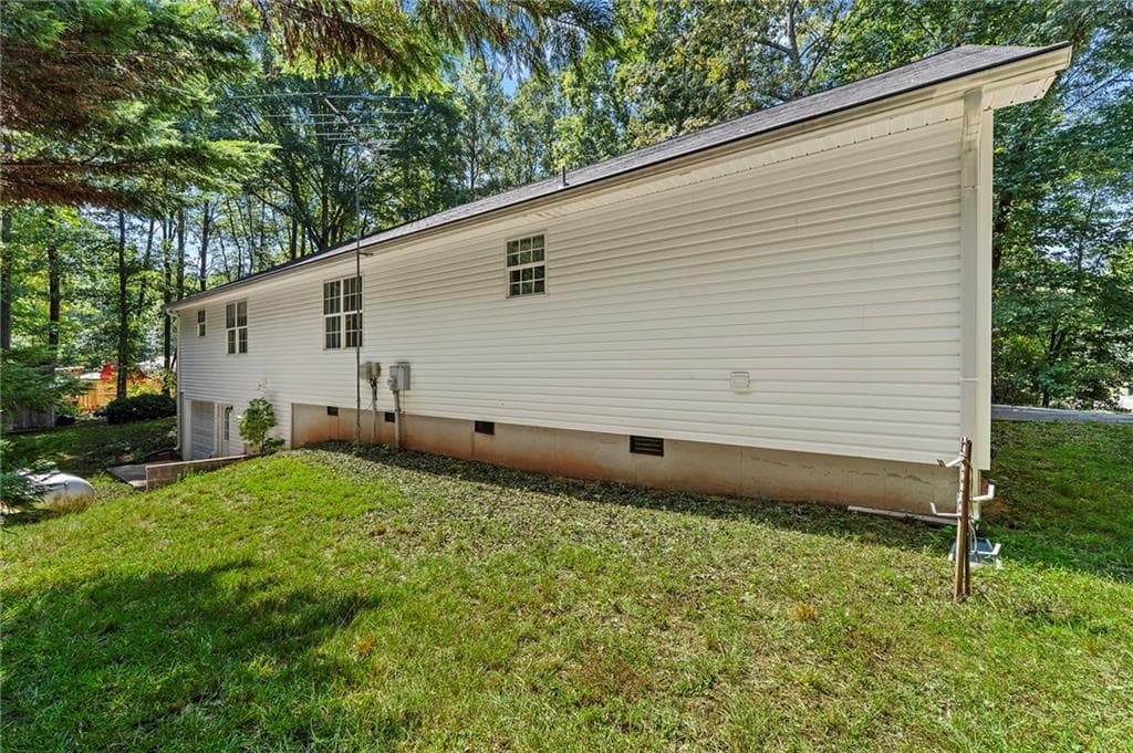 3 bedroom, 2 bathroom, 1,736 sq ft single family residence under contract at 370 Jordan Road, Ball Ground, GA 30107 — photo 5