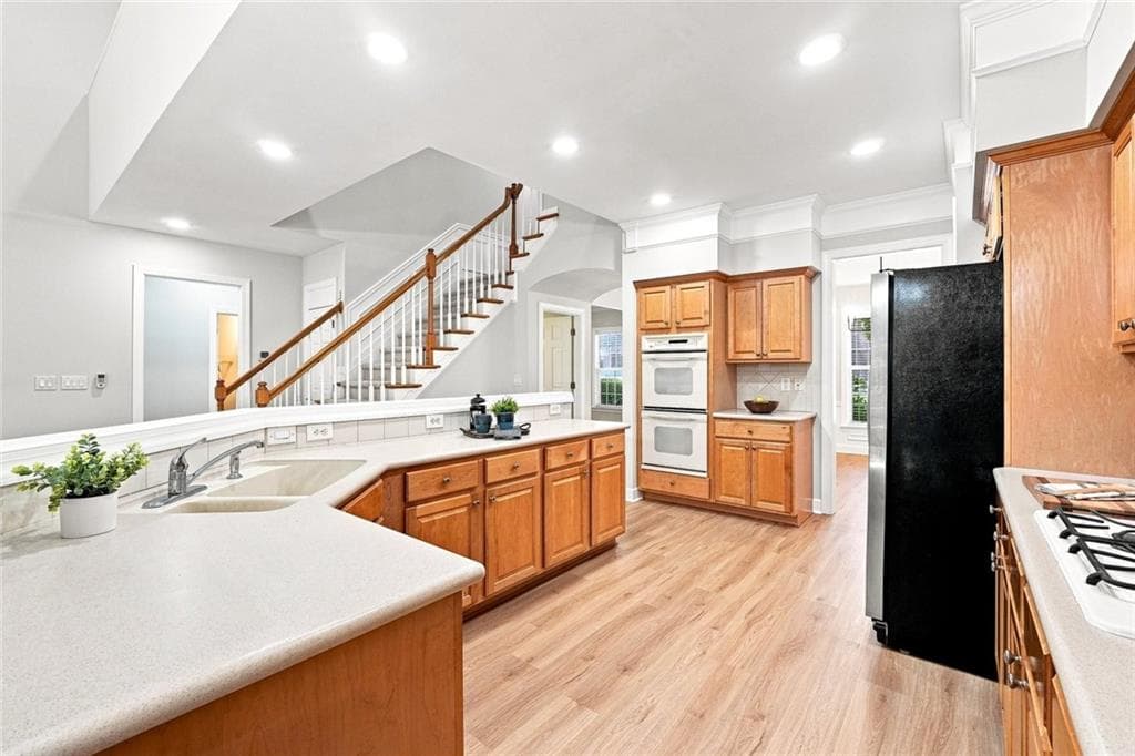 3 bedroom, 3 bathroom, 3,136 sq ft townhouse under contract at 10 Hemingbrough Way, Johns Creek, GA 30022 — photo 2