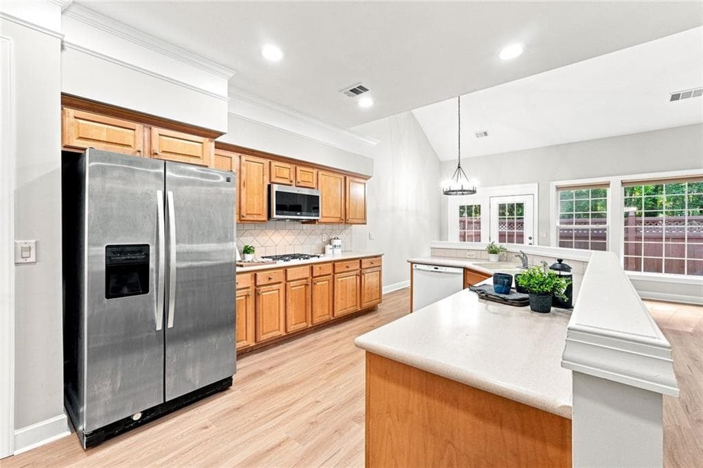 3 bedroom, 3 bathroom, 3,136 sq ft townhouse under contract at 10 Hemingbrough Way, Johns Creek, GA 30022 — photo 3
